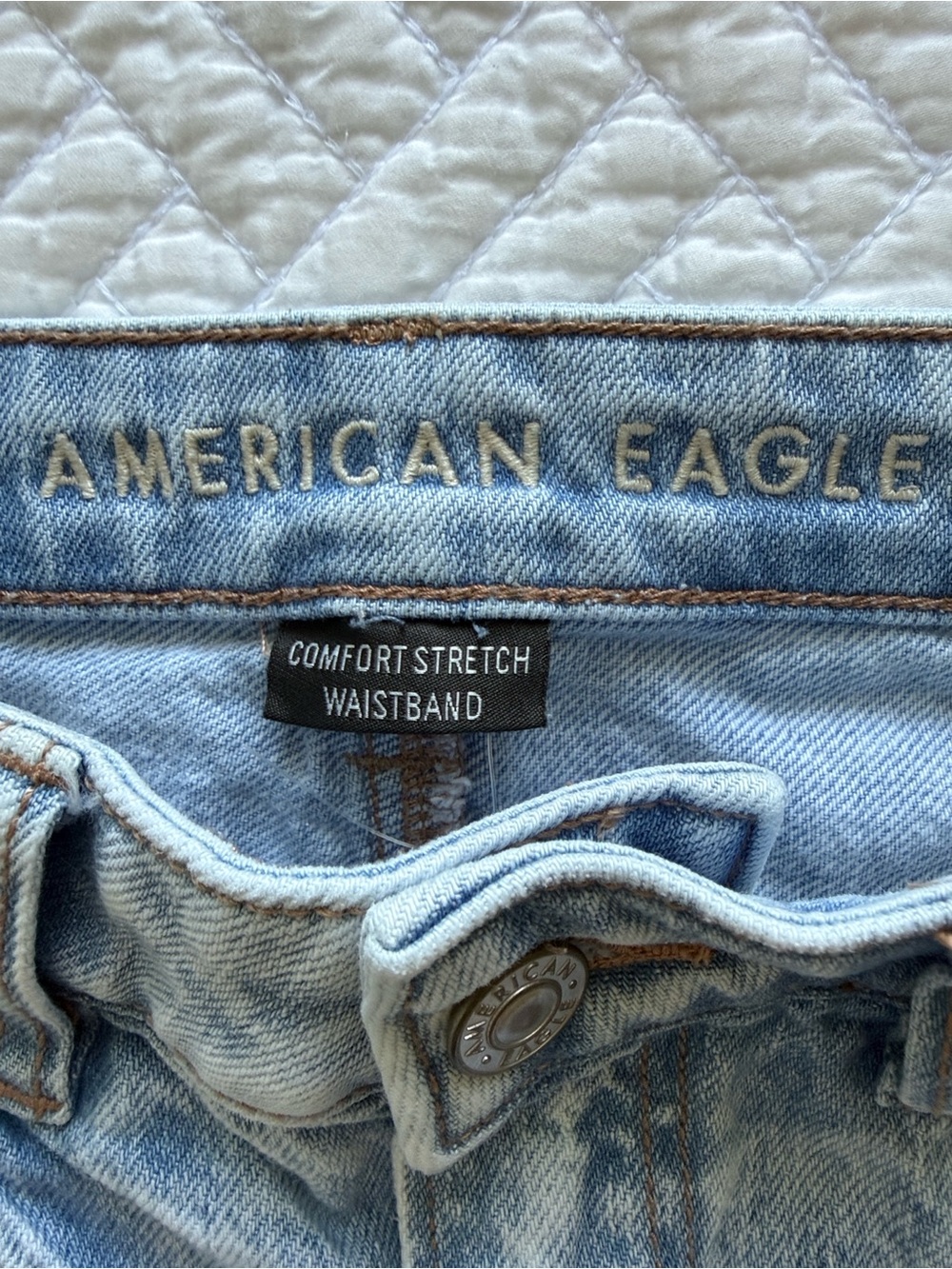 American Eagle Outfitters Light Wash Blue Distressed MoM Jeans Size 2 - Picture 8 of 14